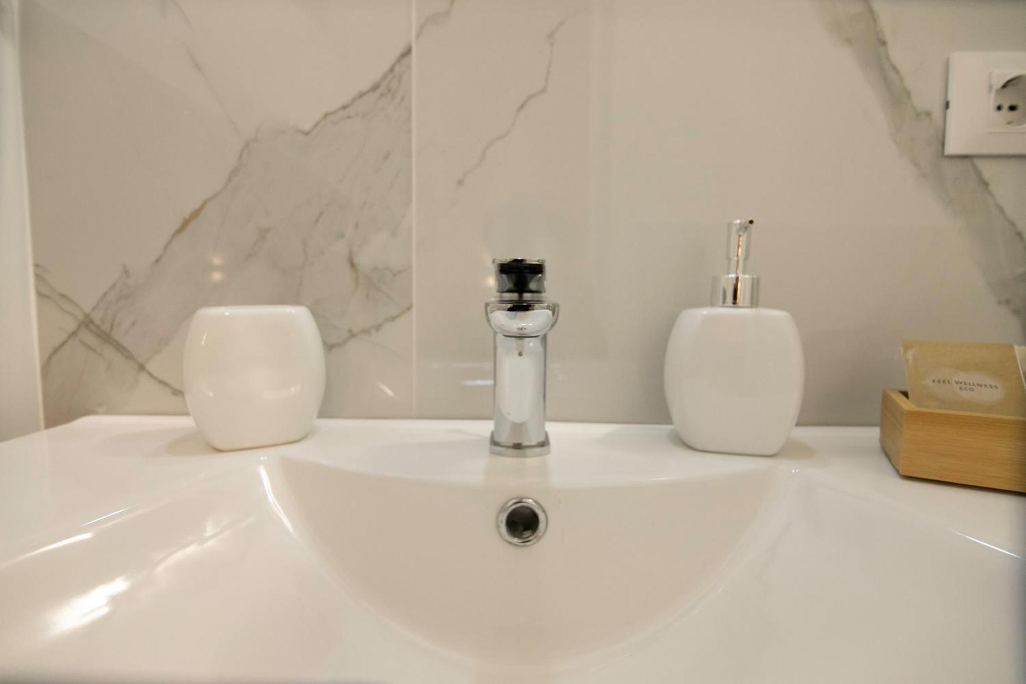 Villareale47 Luxury Suites & Rooms ปาแลร์โม ภายนอก รูปภาพ
