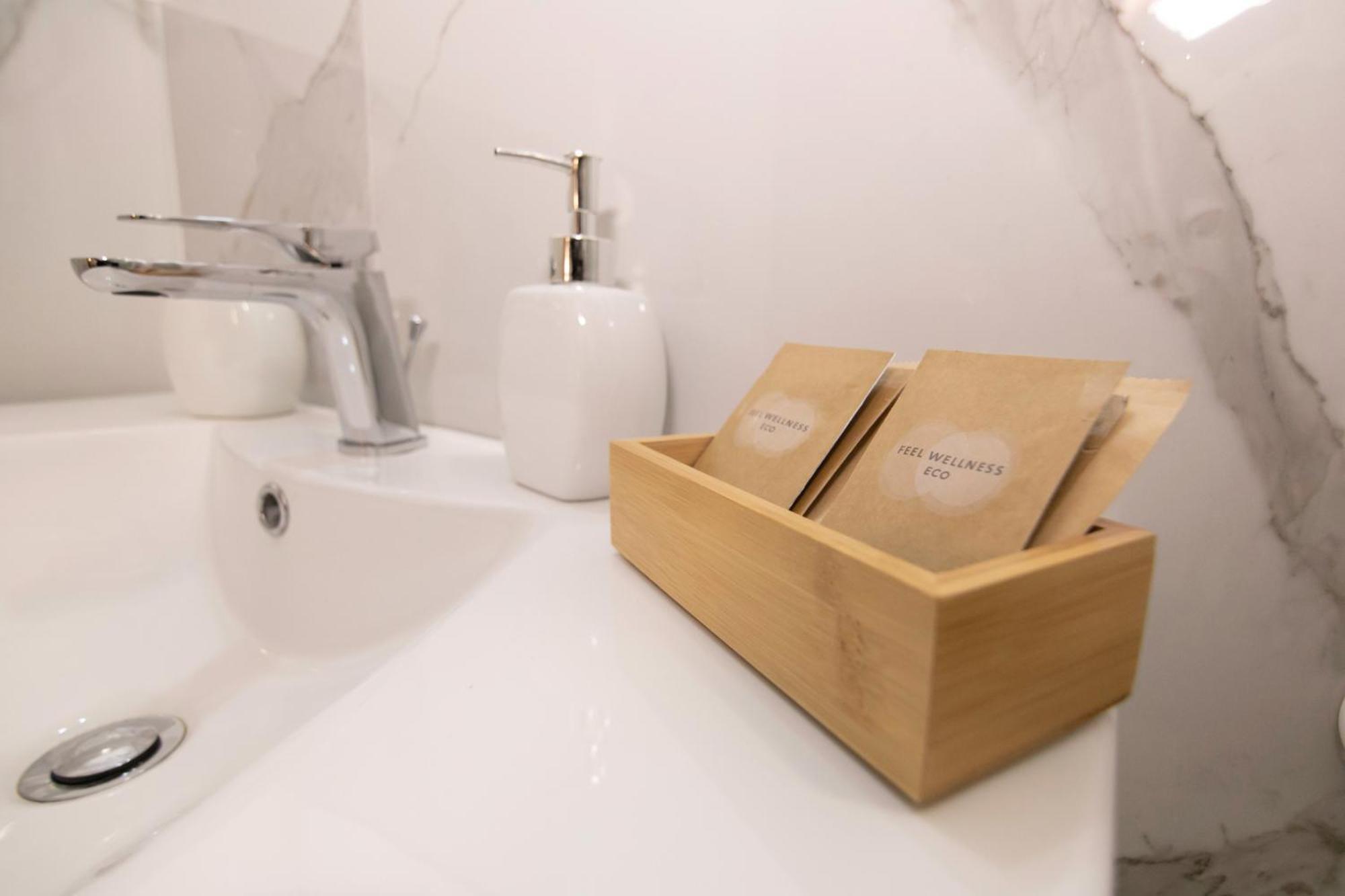 Villareale47 Luxury Suites & Rooms ปาแลร์โม ภายนอก รูปภาพ