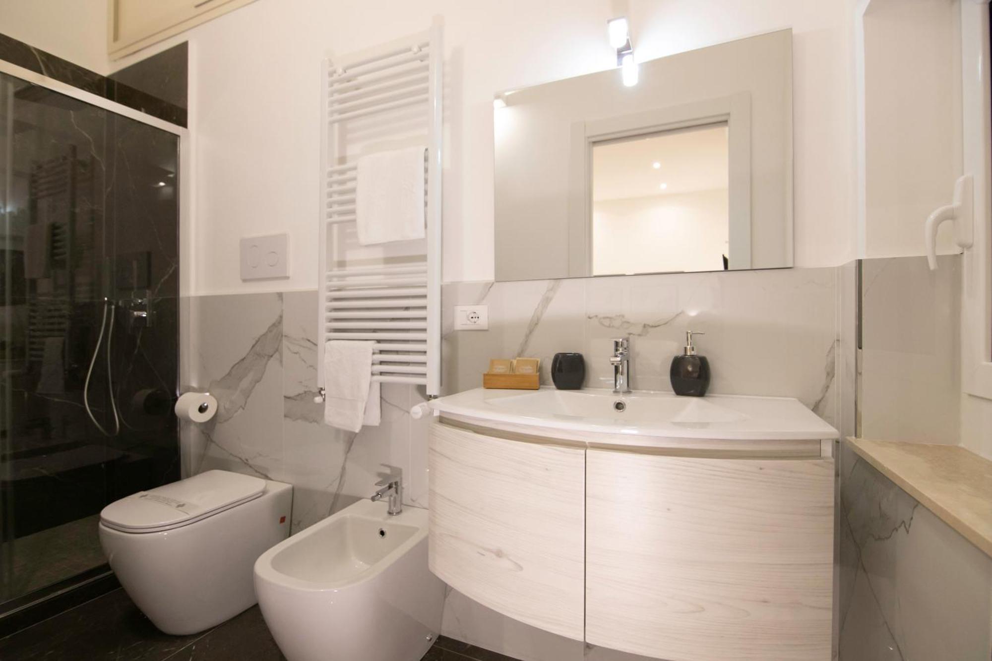 Villareale47 Luxury Suites & Rooms ปาแลร์โม ภายนอก รูปภาพ